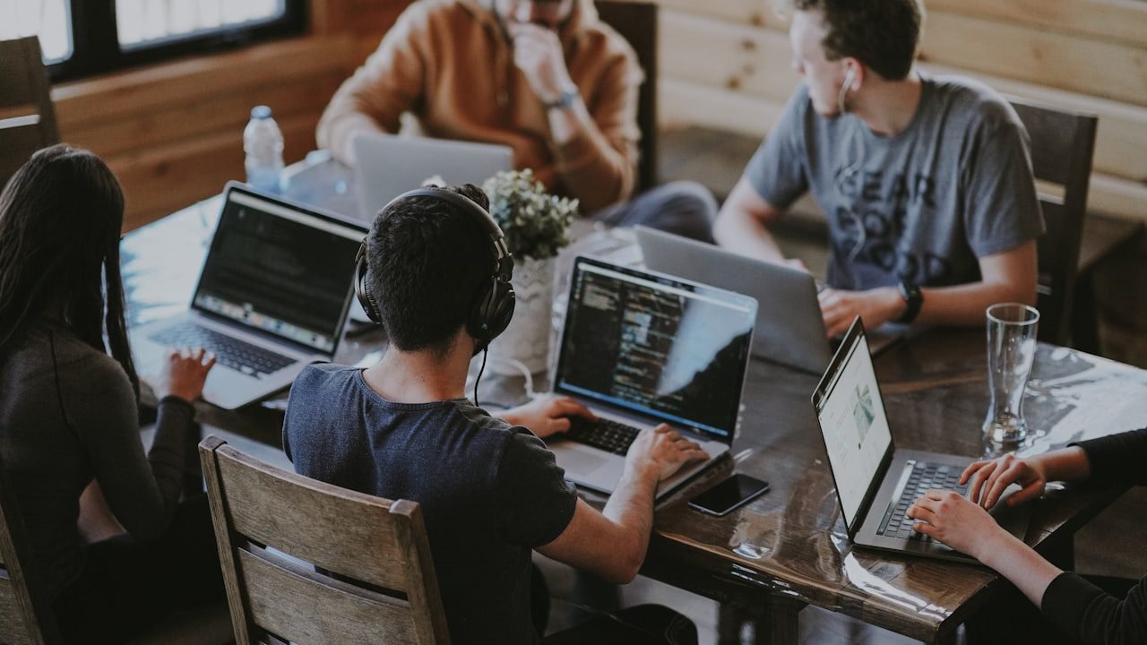 Why US & UK Startups Are Hiring Offshore Development Teams in 2026
